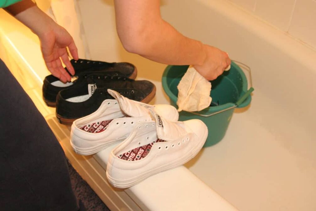 désinfection des chaussures pour les champignons des orteils